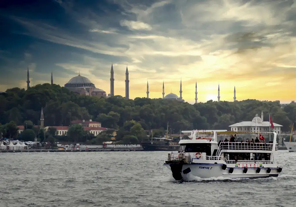 An Unforgettable Experience with the Cool Breeze of the Bosphorus