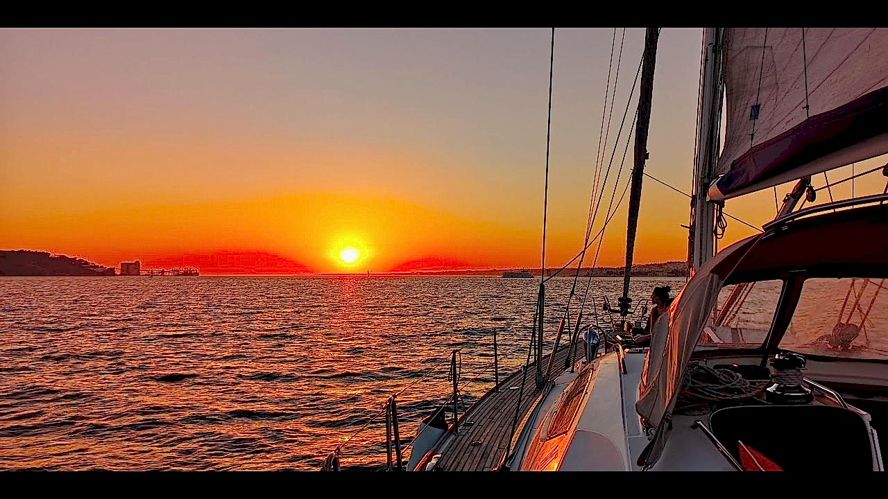 Bosphorus Cruise with Luxurious Yacht at Sunset