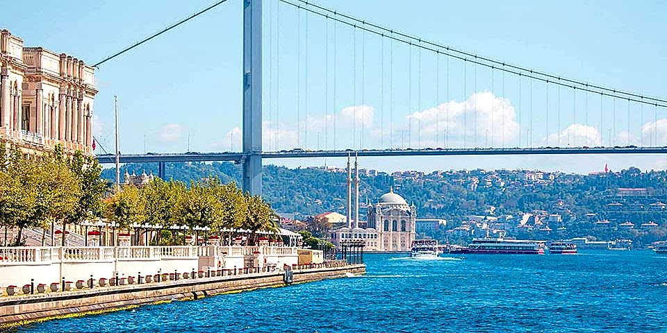 Girls Night Out in Bosphorus Cruise