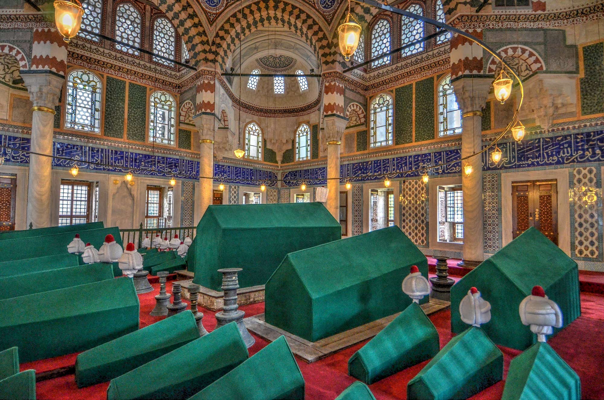 Sultan Tombs and the Bosphorus Cruise Experience: The Fascinating Harmony of History, Culture, and the Bosphorus