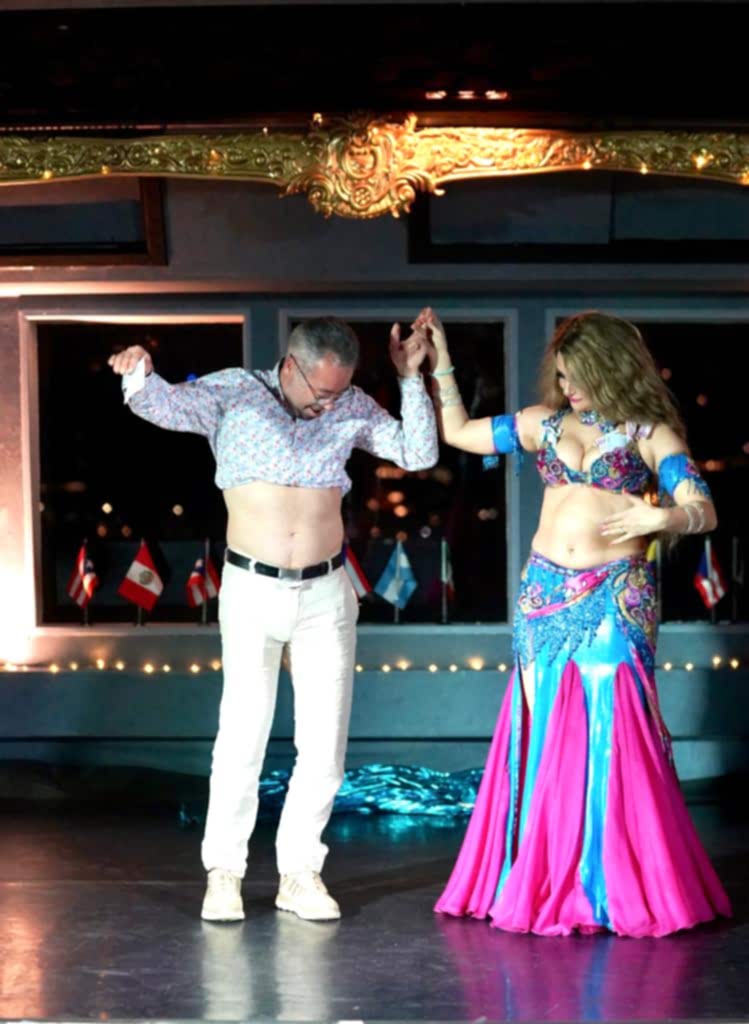 BOSPHORUS DINNER CRUISE & TURKISH NIGHT SHOW (CLOSE TO SHOW TABLE VIP LARGE MENU WITH DRINKS)