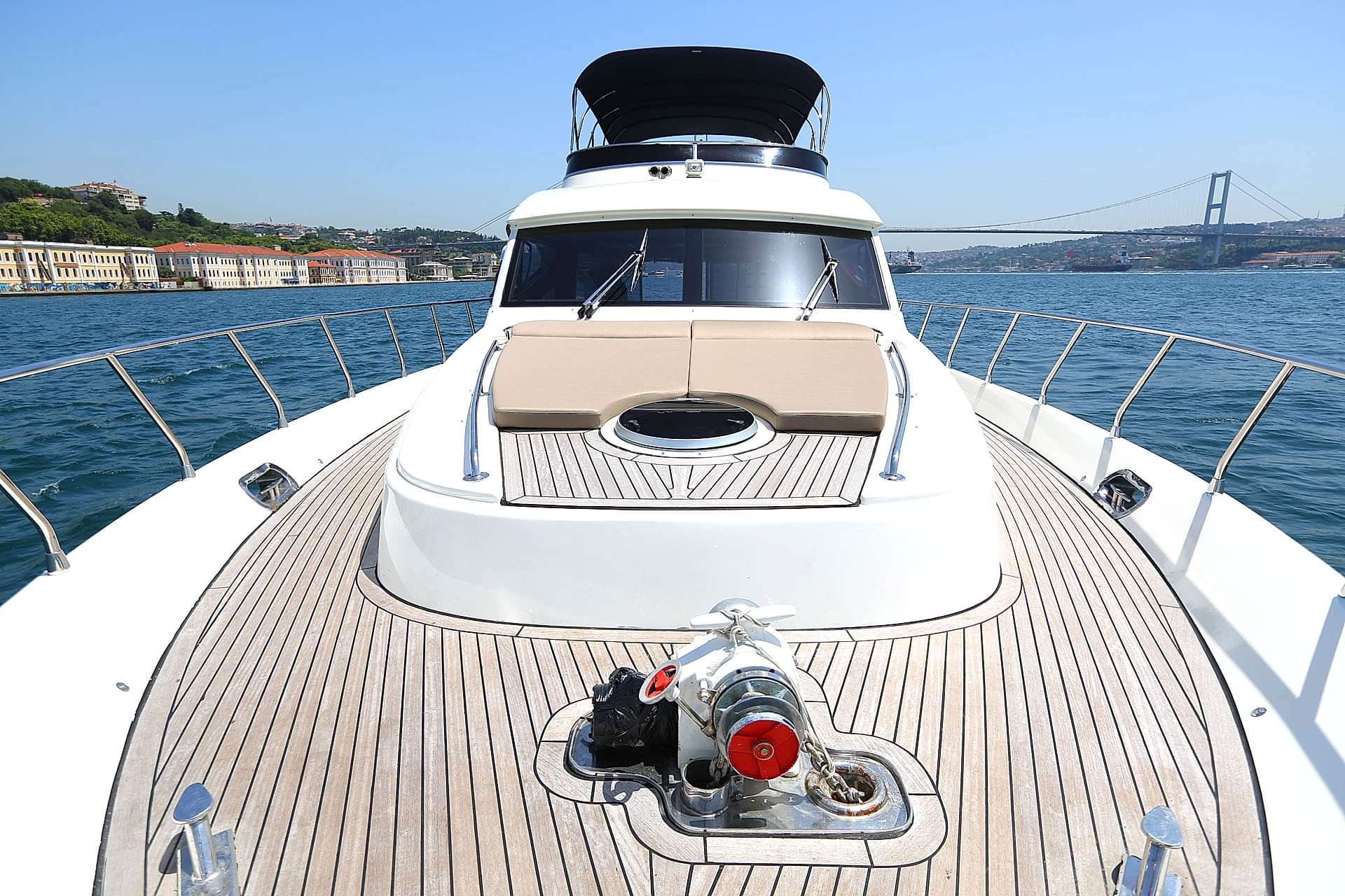 PRIVATE LUXURY YACHT