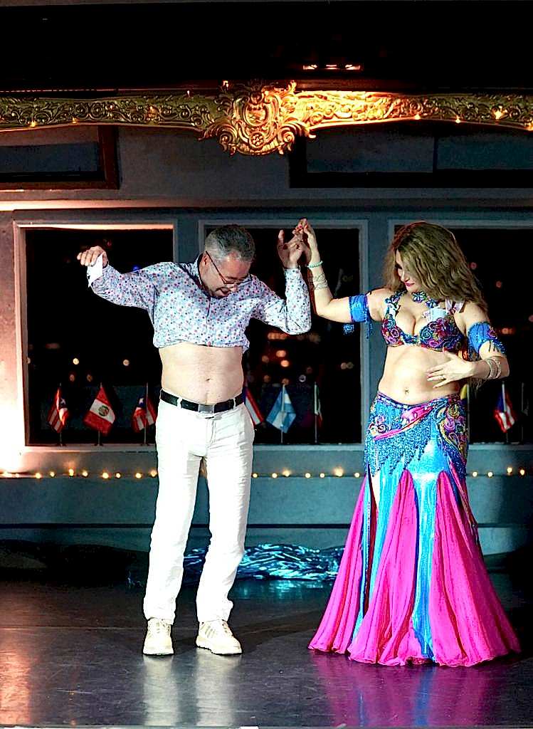 Bosphorus Dinner Cruise - ( Unlimited Non Alcoholic Drinks + Dinner + Turkish Shows + Meeting Point)- Private Close to Show Table