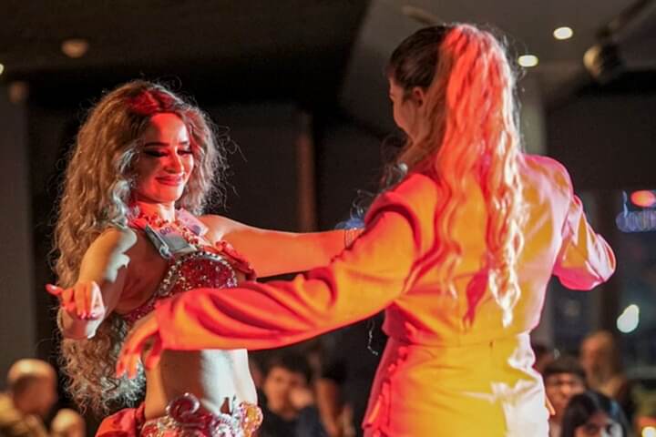 Bosphorus Dinner Cruise - VIP Front of Show Table ( Unlimited Soft Drink + Dinner + Turkish Show + Meeting Point)