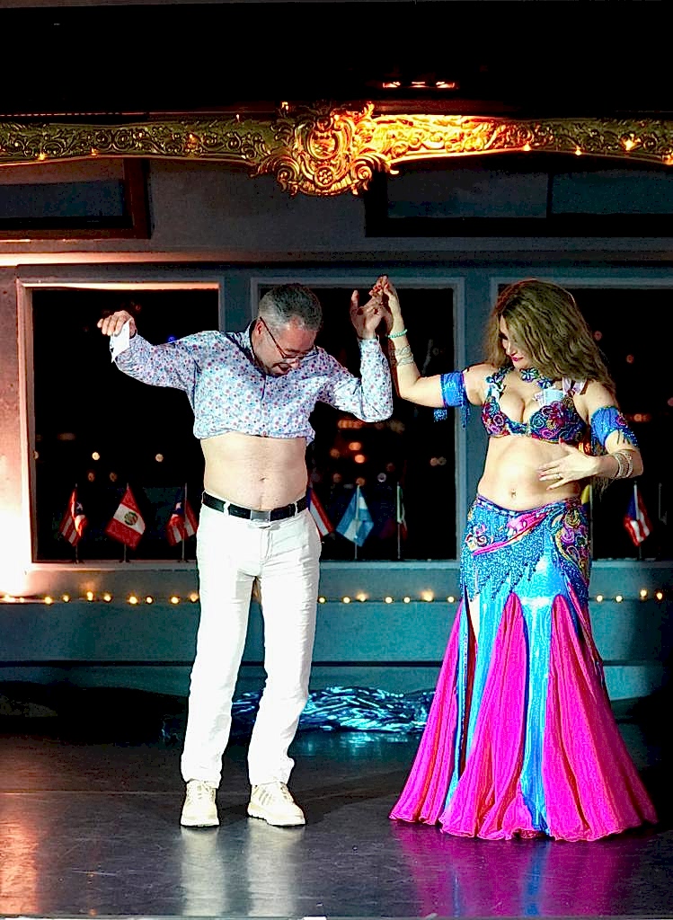 Bosphorus Dinner Cruise - Standard Backside Table ( Unlimited Non Alcoholic Drinks + Dinner + Hotel Transfer + Turkish Show )