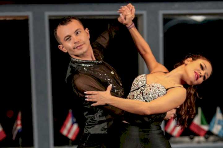 Bosphorus Dinner Cruise (Soft Drinks & Local Alcohols + Dinner + Hotel Transfer + Turkish Show )- Standart Table