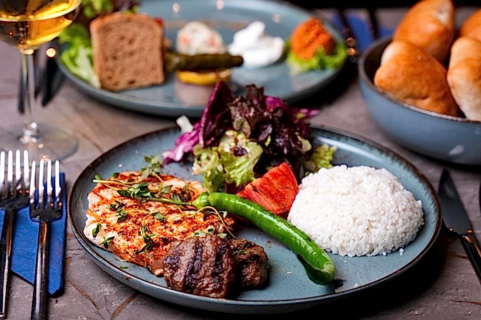 Bosphorus Dinner Cruise (Soft Drinks & Local Alcohols + Dinner + Hotel Transfers + Turkish Show ) - VIP TABLE