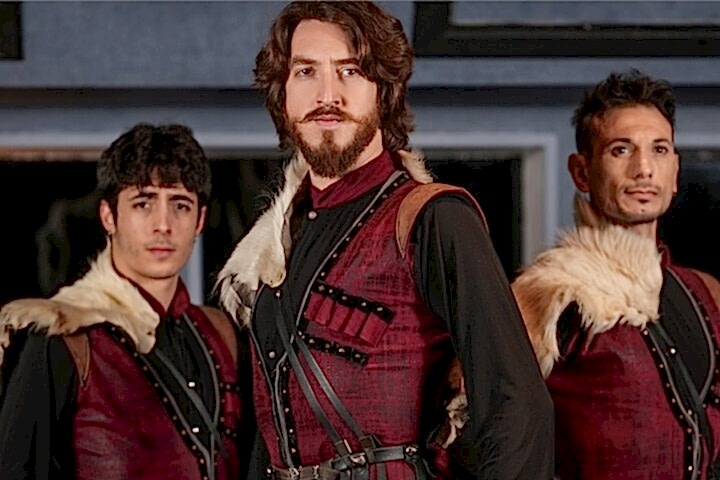 Bosphorus Cruise : Only Turkish Show ( Entertainment) + Hotel Transfer ( Standart Backide Table)