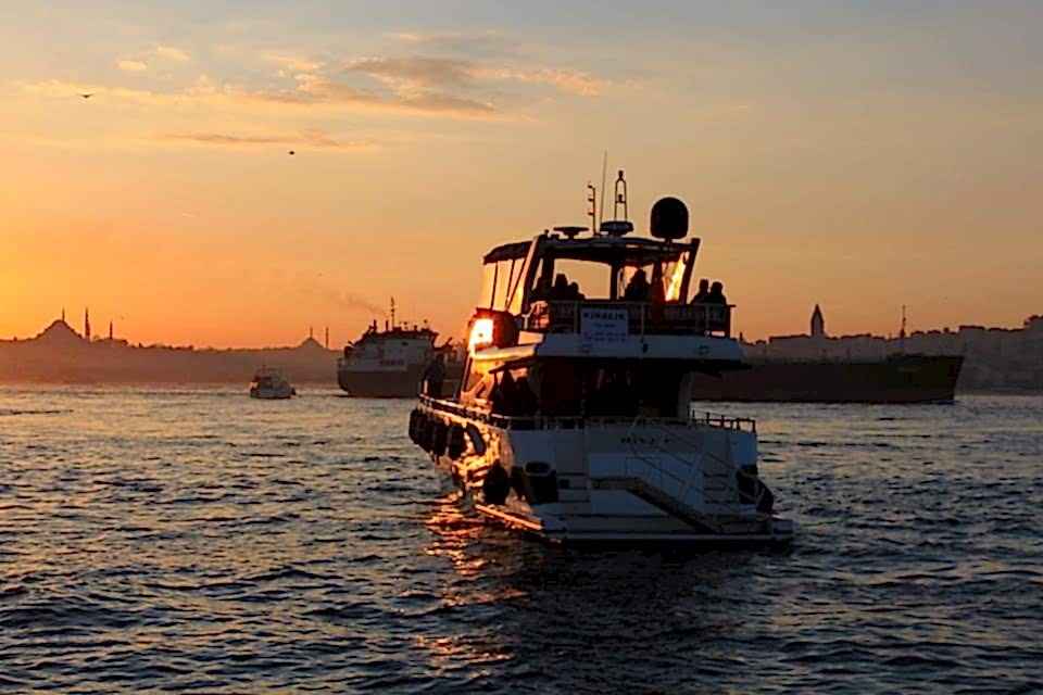 2024 POPULAR SALE: BOSPHORUS Sunset Sail- Luxury Yacht Cruise - Self Coming - WITH PROFESSIONAL GUIDE 