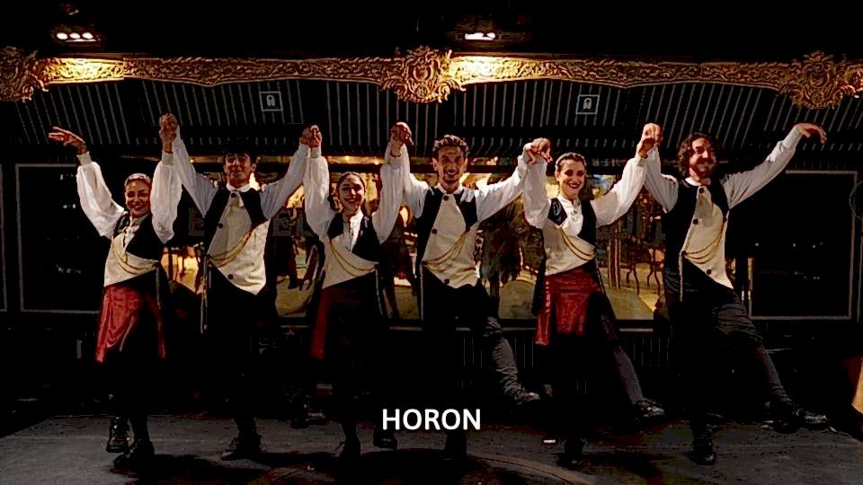 VIP PRİVATE FRONT TABLE W. UNLIMITED ALCOHOL DRINKS (1 st and 2 nd Row Table)- With Hotel Pick Up & Drop Off