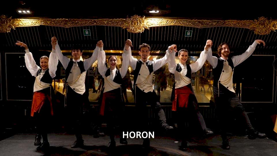 2024 TRENDY SALE - PRIVATE TABLE BOSPHORUS DINNER CRUISE (NON ALCOHOL) - SELF-COMING 