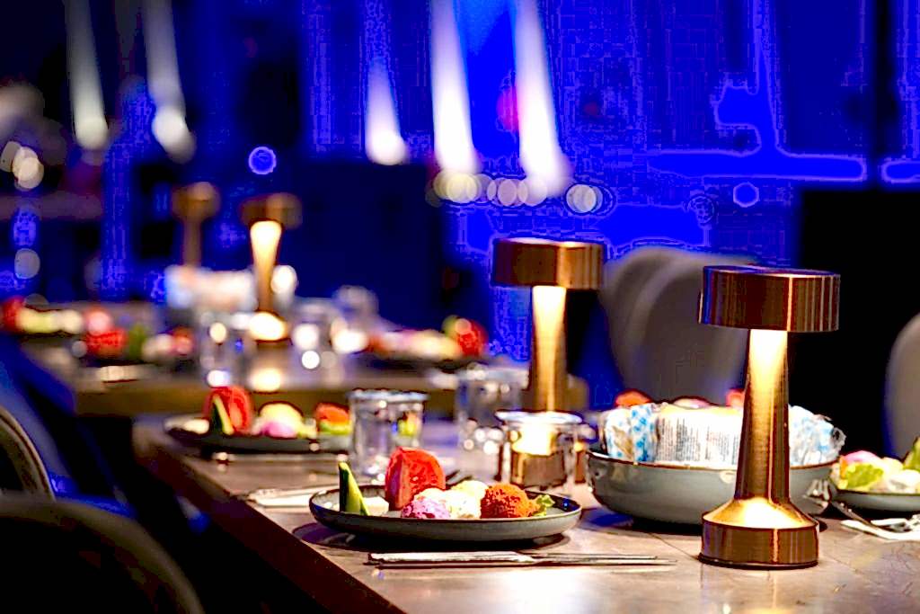 2024 TRENDY SALE - PRIVATE TABLE BOSPHORUS DINNER CRUISE (NON ALCOHOL) - SELF-COMING 