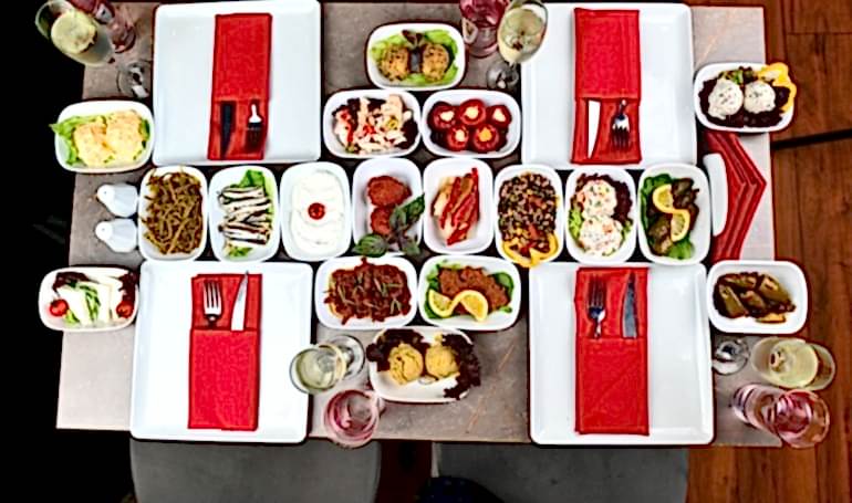 BOSPHORUS DINNER CRUISE & TURKISH NIGHT SHOW (CLOSE TO SHOW TABLE VIP LARGE MENU WITH DRINKS)