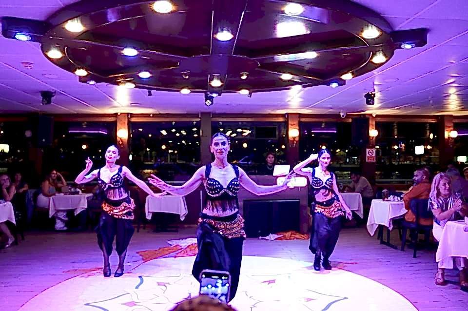 PRIVATE CLOSE TO STAGE TABLE BY THE WINDOW SIDE WITHOUT PICKUP AND WITH ALCOHOL