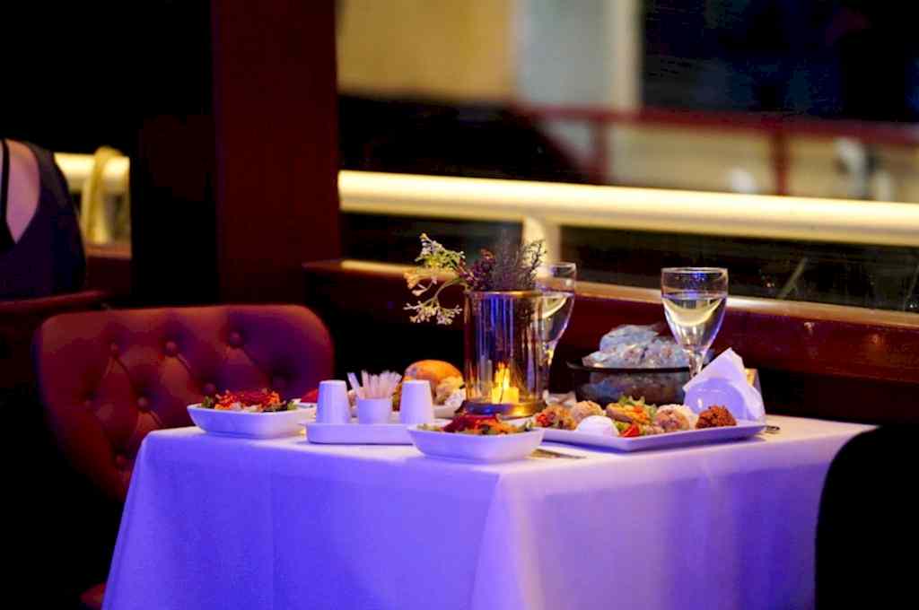 PRIVATE VIP TABLE BY THE WINDOW SIDE WITHOUT PICKUP AND WITH ALCOHOL