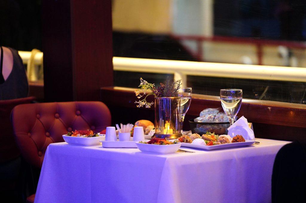 PRIVATE CLOSE TO STAGE TABLE BY THE WINDOW SIDE WITHOUT PICKUP AND WITH ALCOHOL