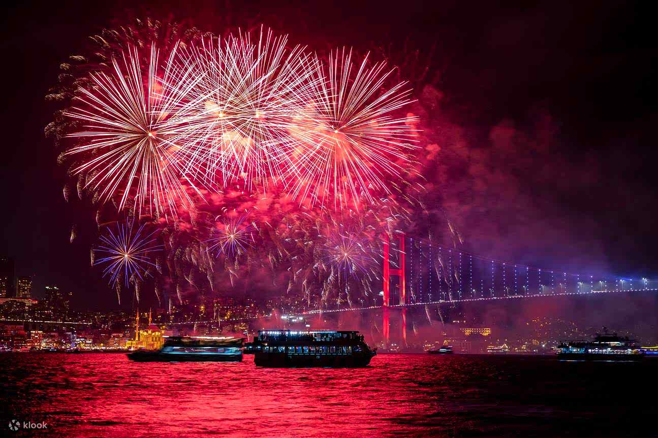 2026 NEW YEAR DINNER CRUISE - STANDARD SHARING TABLE ( including Pick Up and Drop off )