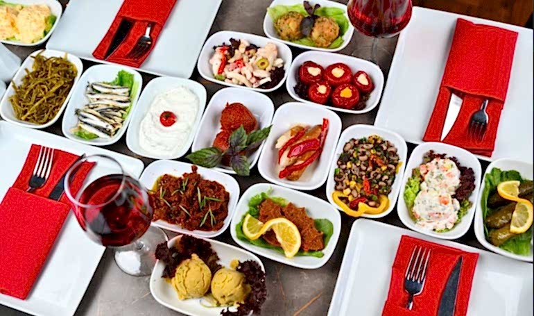 BOSPHORUS DINNER CRUISE & TURKISH NIGHT SHOW (VIP TABLE VIP LARGE MENU WITH DRINKS)